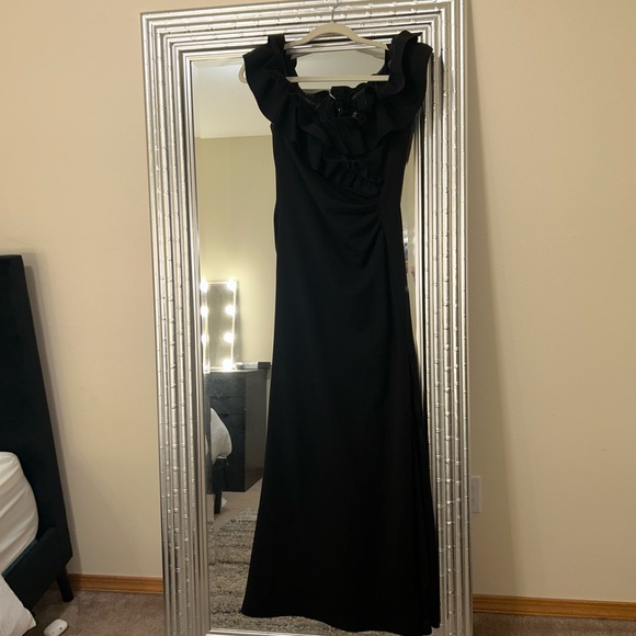 Xscape Black Off the Shoulder Ruffle Gown Worn Once Size 14 - Picture 2 of 5
